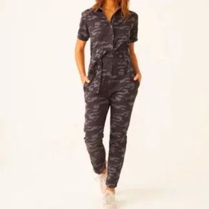 Monrow camo jumpsuit w belt Vintage black cotton/twill sz M, $298